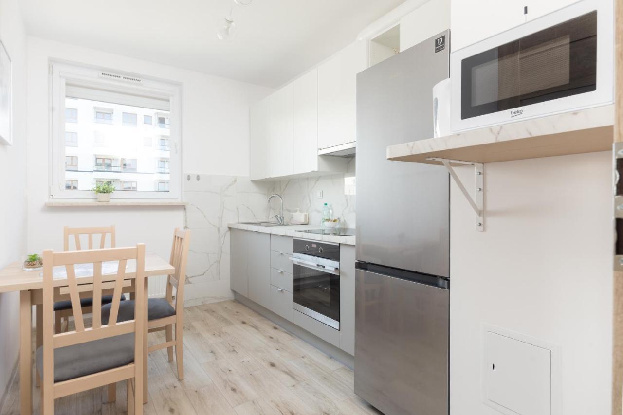 Metro Targowek Homely Apartment Warsaw Exterior photo